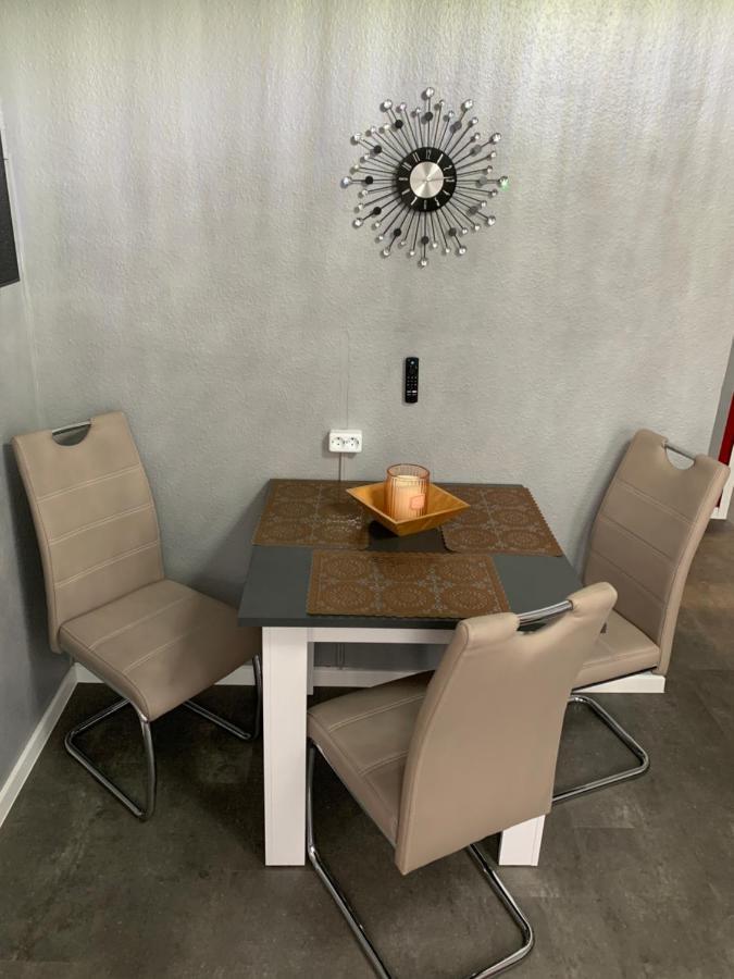 Exklusive Stadtwohnung Am Elbradweg: Best-Preis-Fewo Rathausblick 1 Fuer Max. 3 Pers. Inkl. Wlan, Prime Video & Self Check-In Wittenberge Ngoại thất bức ảnh